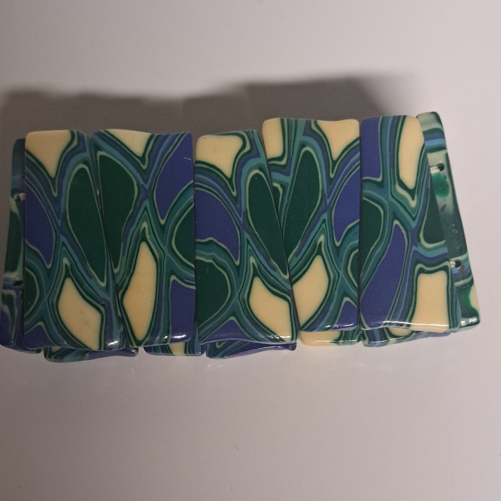 Stretch bracelet EUC chunky. Add to a bundle and offer.